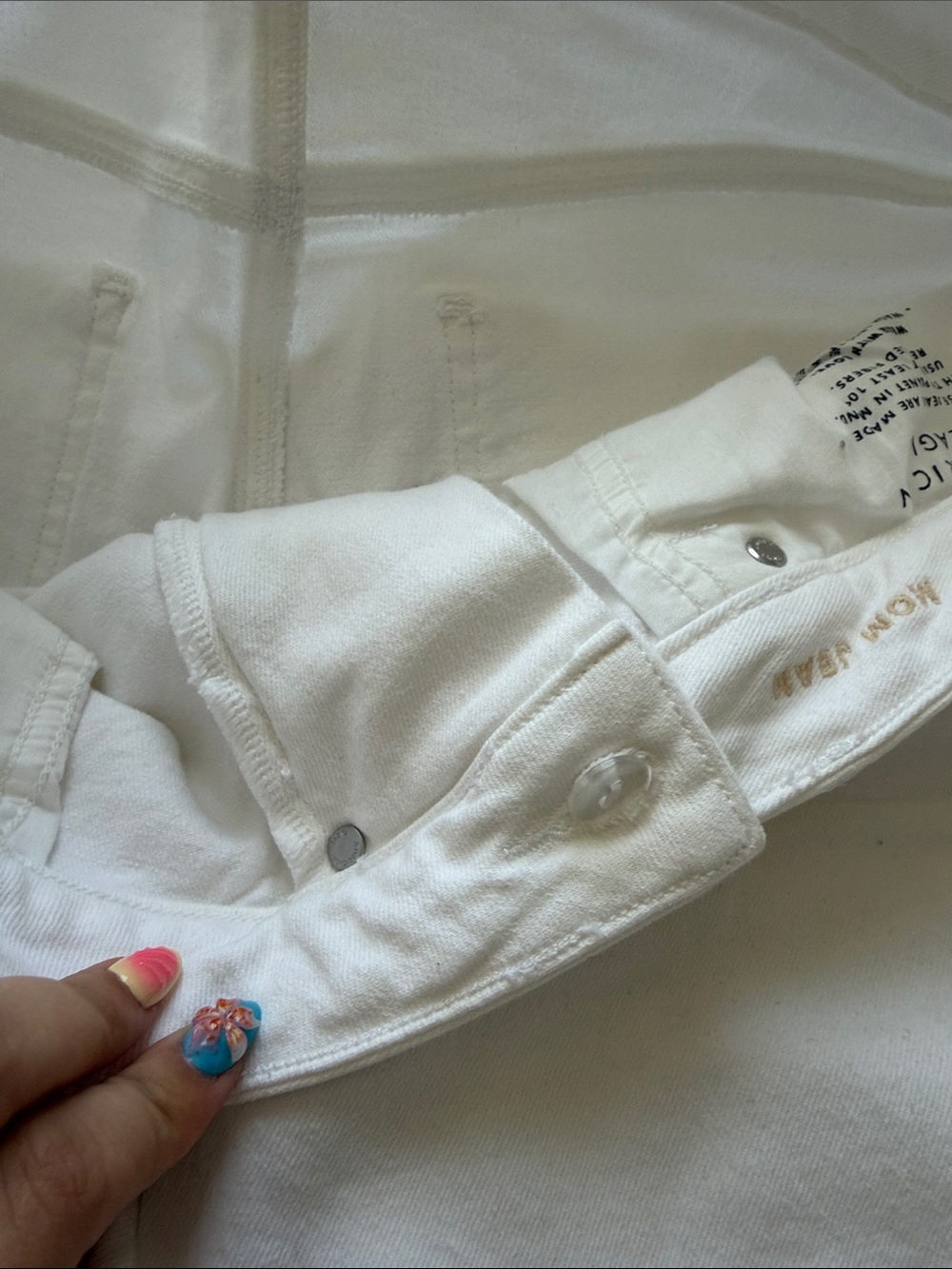 American Eagle Outfitters White High-Rise Jeans - Picture 6 of 8
